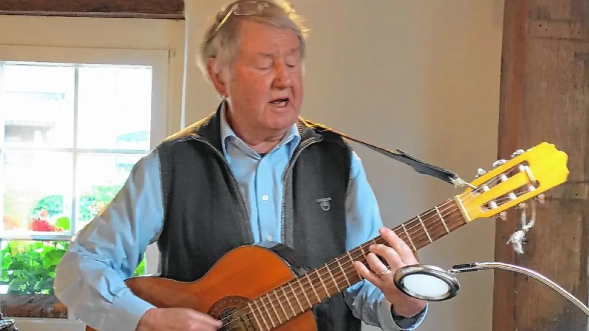 Der alemannische Poet und Liedermacher Frank Dietsche ist gestorben.