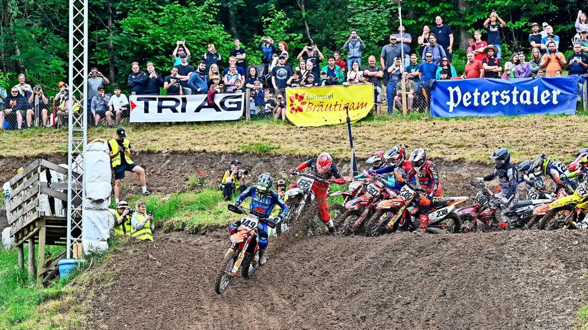Bereits am Samstag startet wieder zum 28.Mal die Jugend in vier Klassen sowie ein weiterer Lauf zur Baden-Württembergischen Motocross Meisterschaft Open.