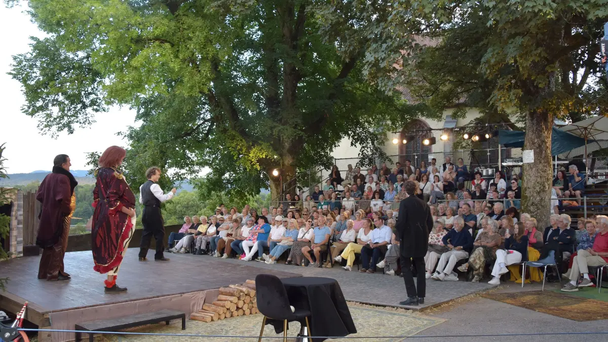 Restlos ausverkauft war die Premiere von „Das kalte Herz“ im Bockshof.