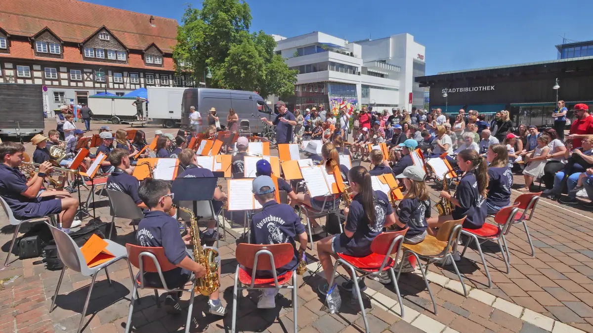 Mit schier unzähligen Aktionen im ganzen Stadtbezirk lockt "Art in Town".