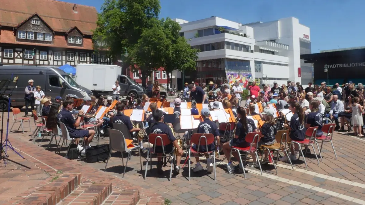 Mit schier unzähligen Aktionen im ganzen Stadtbezirk lockt "Art in Town".
