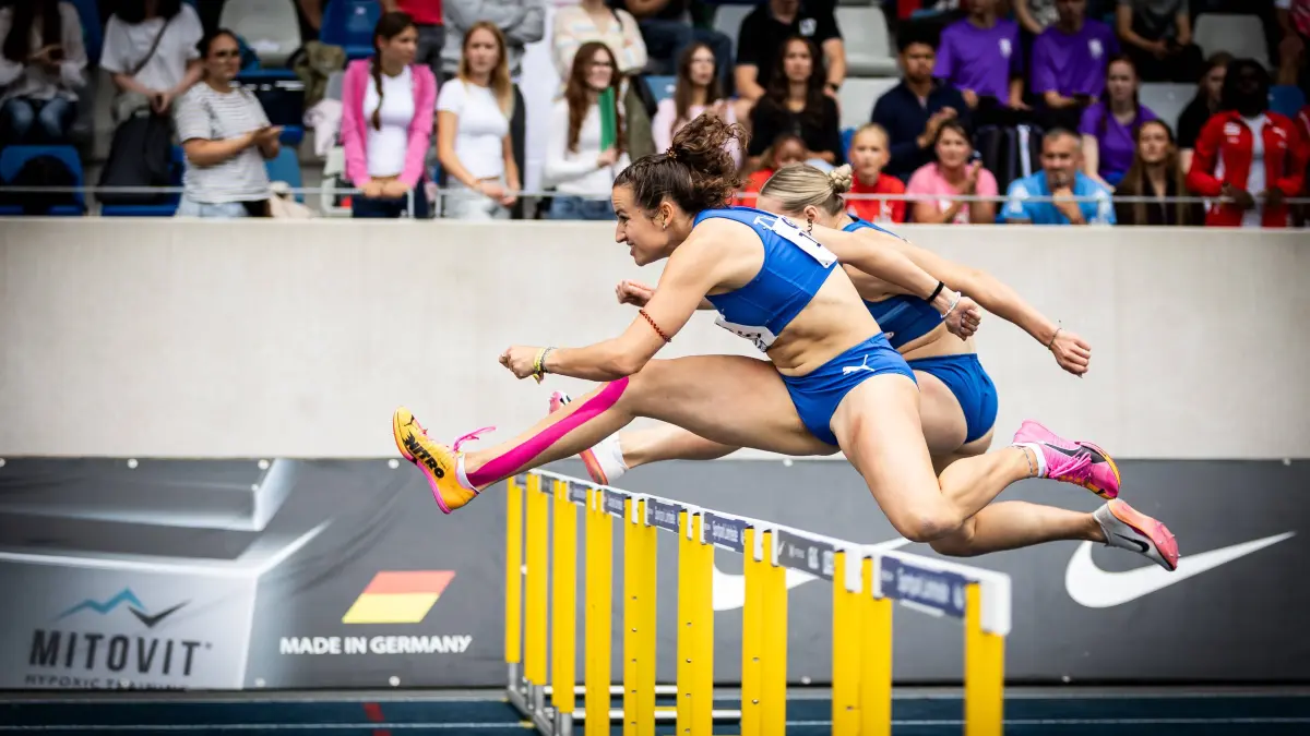 Deutsche Meisterschaften U23/U18; Bochum-Wattenscheid, 05.07.2026: Deutsche Meisterschaften U23/U18 Bochum-Wattenscheid, 05.07.2026 Rosina Schneider TV Sulz im 100m-Hürden-Finale der Juniorinnen U23, im Hintergrund ist Lia Flotow 1. LAV Rostock zu sehen Deutsche Meisterschaften U23/U18 am 05.07.2026 im Lohrheidestadion in Bochum-Wattenscheid Nordrhein-Westfalen. *** German U23 and U18 Championships, Bochum-Wattenscheid, July 5, 2026: Rosina Schneider of TV Sulz in the U23 womens 100-meter hurdles final Lia Flotow 1, LAV Rostock can be seen in the background. German U23 and U18 Championships on July 5, 2026, at the Lohrheidestadion in Bochum-Wattenscheid, North Rhine-Westphalia Copyright: xBEAUTIFULxSPORTS/R.xSchmittx