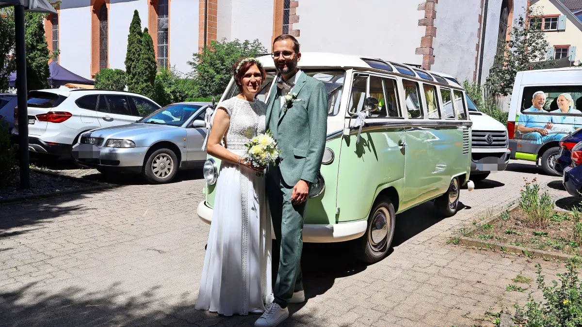 Extra aus Friedrichshafen angereist waren Stefanie und Stephan Schneider, um in der Johanneskirche im Rahmen von „Einfach heiraten“ ihren 20. Hochzeitstag zu feiern.