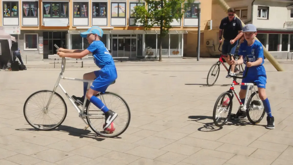 Mit schier unzähligen Aktionen im ganzen Stadtbezirk lockt "Art in Town".