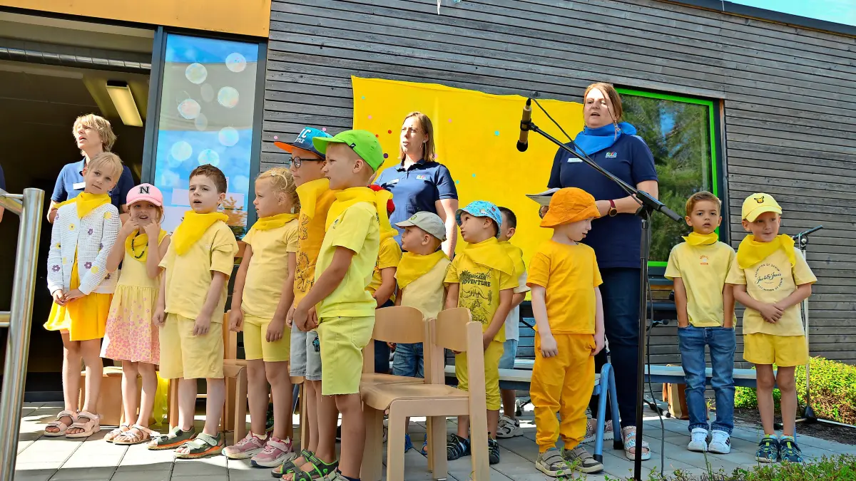 Viel Beifall gab es für die Kinder, die mit ihrem Musical die Gäste erfreuten.