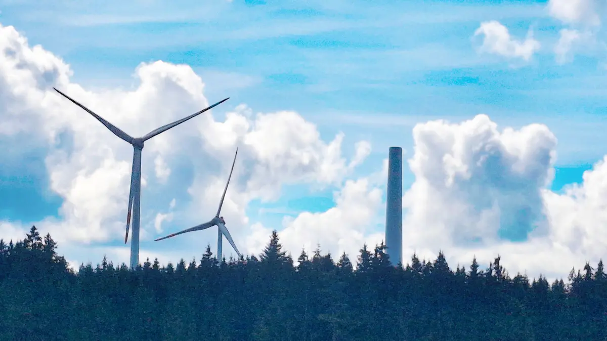 Der Windpark Windkapf wächst sichtbar. Damit werden im Grenzgebiet zwischen dem Ortenaukreis und dem Landkreis Rottweil künftig insgesamt neun Anlagen Strom erzeugen.