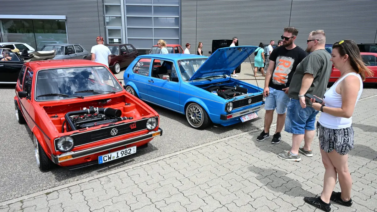 Großes Autotreffen in Salzstetten.