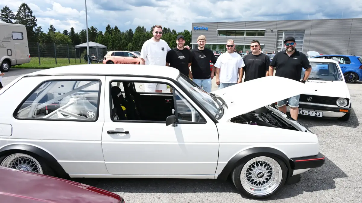 Großes Autotreffen in Salzstetten.
