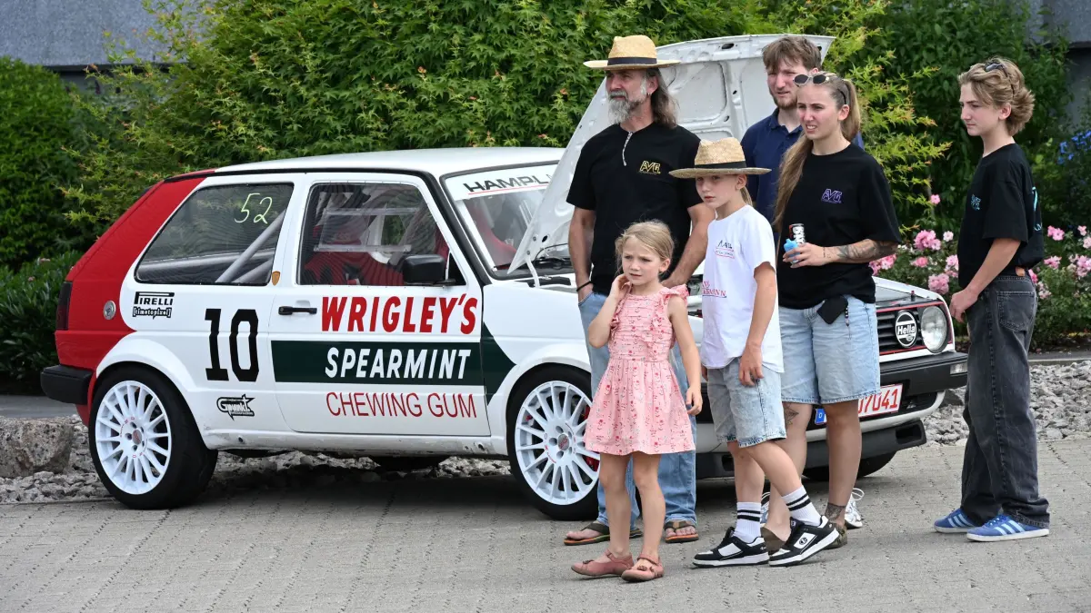 Großes Autotreffen in Salzstetten.