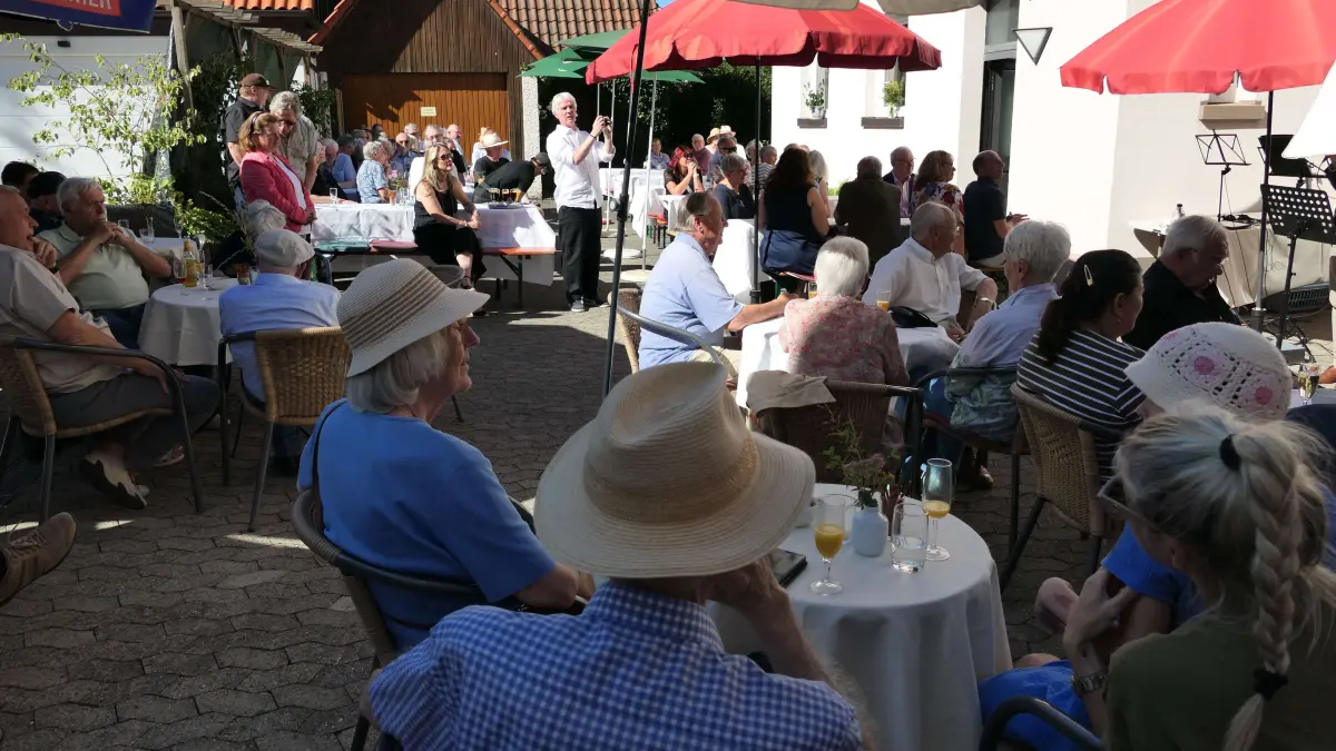 Zahlreiche Wegbegleiter waren zur Jubiläumsfeier anwesend.