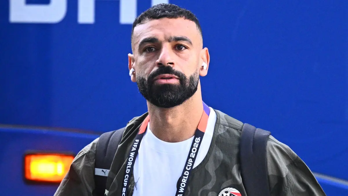 WM 2026 - Argentinien - Ägypten: 07.07.2026, USA, Atlanta: Fußball, Männer, WM 2026, Argentinien - Ägypten, Finalrunde, Achtelfinale, Atlanta-Stadion, Mohamed Salah (Ägypten) beim Eintreffen am Stadion. ACHTUNG: Gemäß den Auflagen der FIFA dürfen die Bilder ausschließlich zur redaktionellen Verwendung genutzt werden. Eine kommerzielle Nutzung ist ausgeschlossen. Zudem dürfen keine videoähnlichen Sequenzen erstellt werden, und es dürfen keine Veränderungen weder im Vordergrund noch im Hintergrund am Bild vorgenommen werden. Foto: Tom Weller/dpa +++ dpa-Bildfunk +++