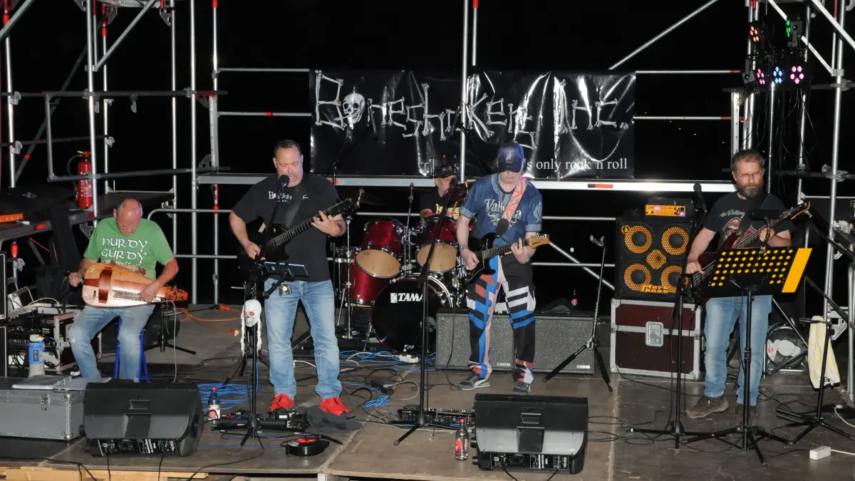 Grey´s Project bespielen die Heimatkulisse von Bassist Siegfried.