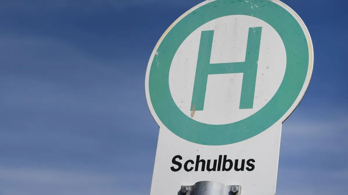 Schulbus im Fokus: Schüler aus Grünmettstetten und Altheim kommen ziemlich früh in Dornstetten an.