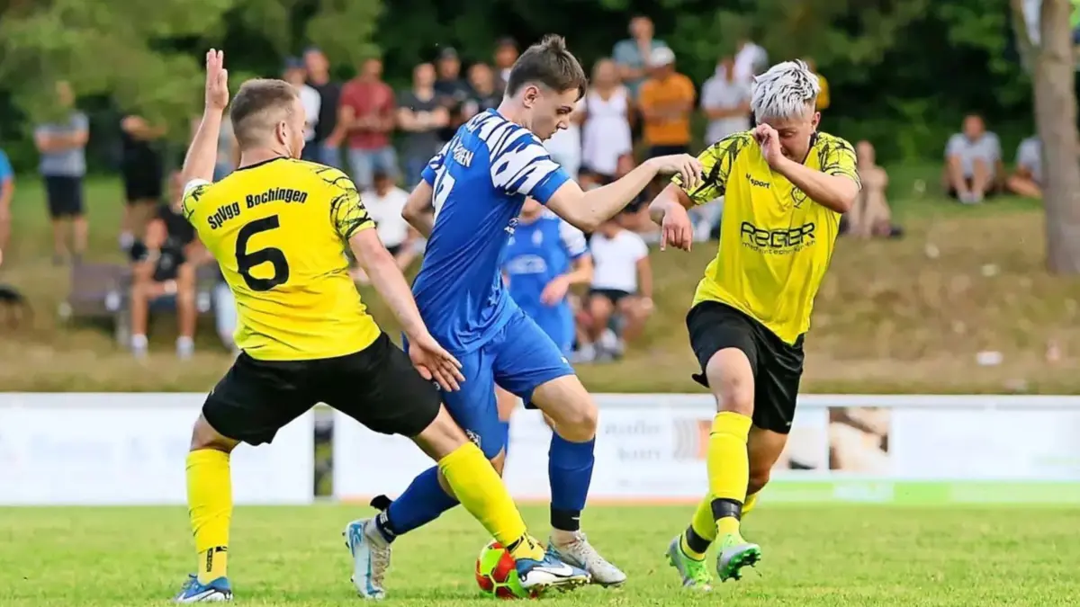 Ein spannendes Ball-Duell im Rahmen des Mühlbachpokalturniers.
