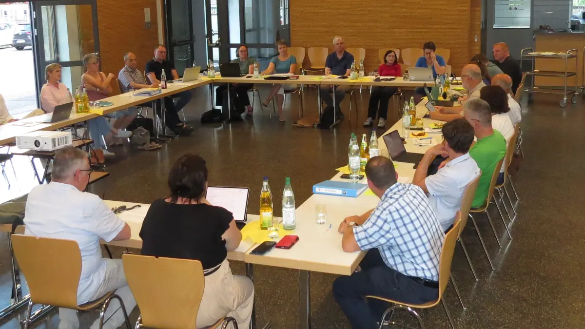 Der Pfarreirat trifft sich in regelmäßigen Abständen, um über die anstehenden Aufgaben zu beraten.