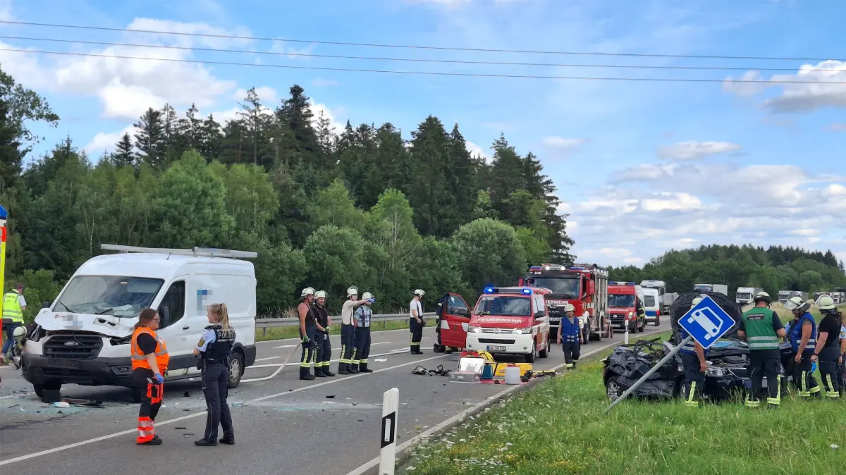 30 Einsatzkräfte waren vor Ort.