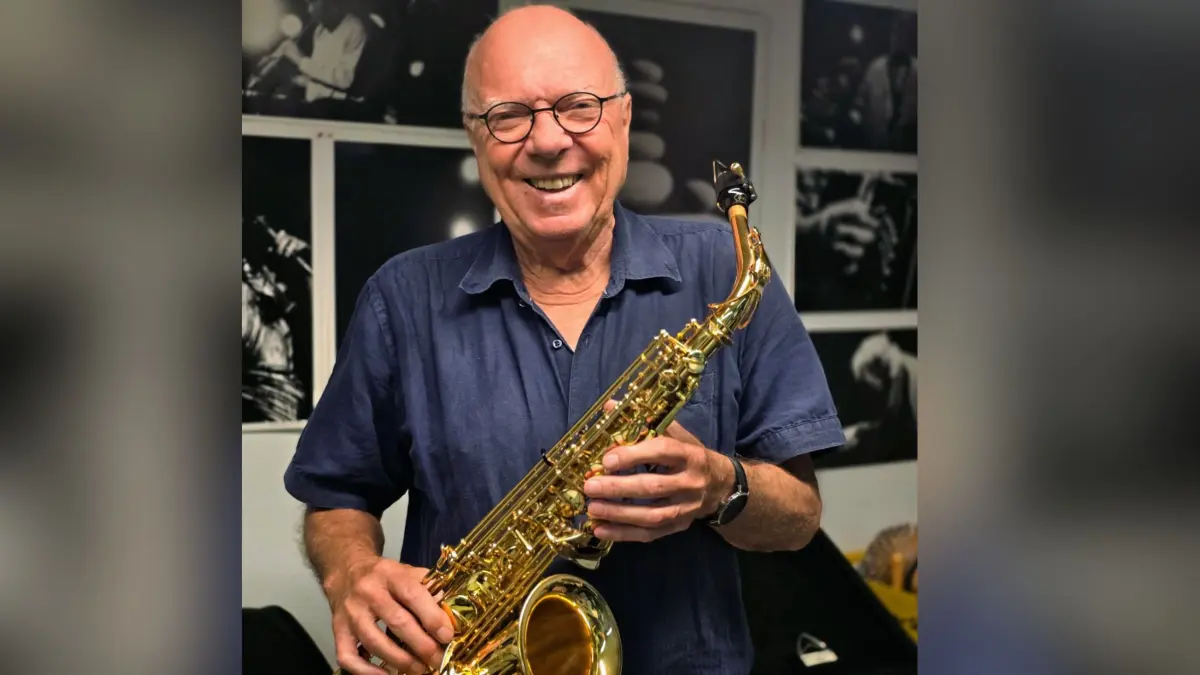 Wolfgang Benischek spielt leidenschaftlich gerne Saxophon - und das, obwohl er viele Jahre lang damit pausierte. Wieder anfangen? Er meint: Es lohnt sich! Und das empfiehlt er auch anderen.