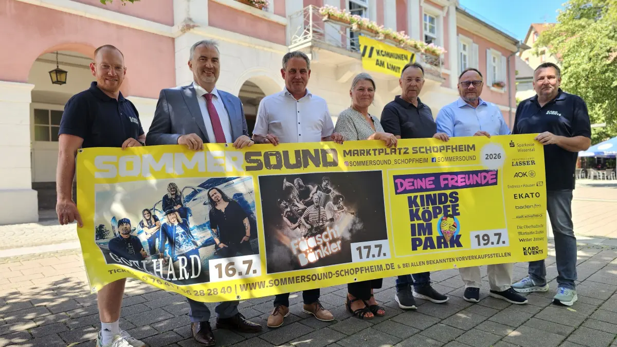 Die Veranstalter und Sponsoren freuen sich auf den Sommersound auf dem Marktplatz: Martin Müller, Michael Esser, Dirk Harscher, Isabell Kipf, Peter Bühler, Andreas Schucker und Christoph Römmler.