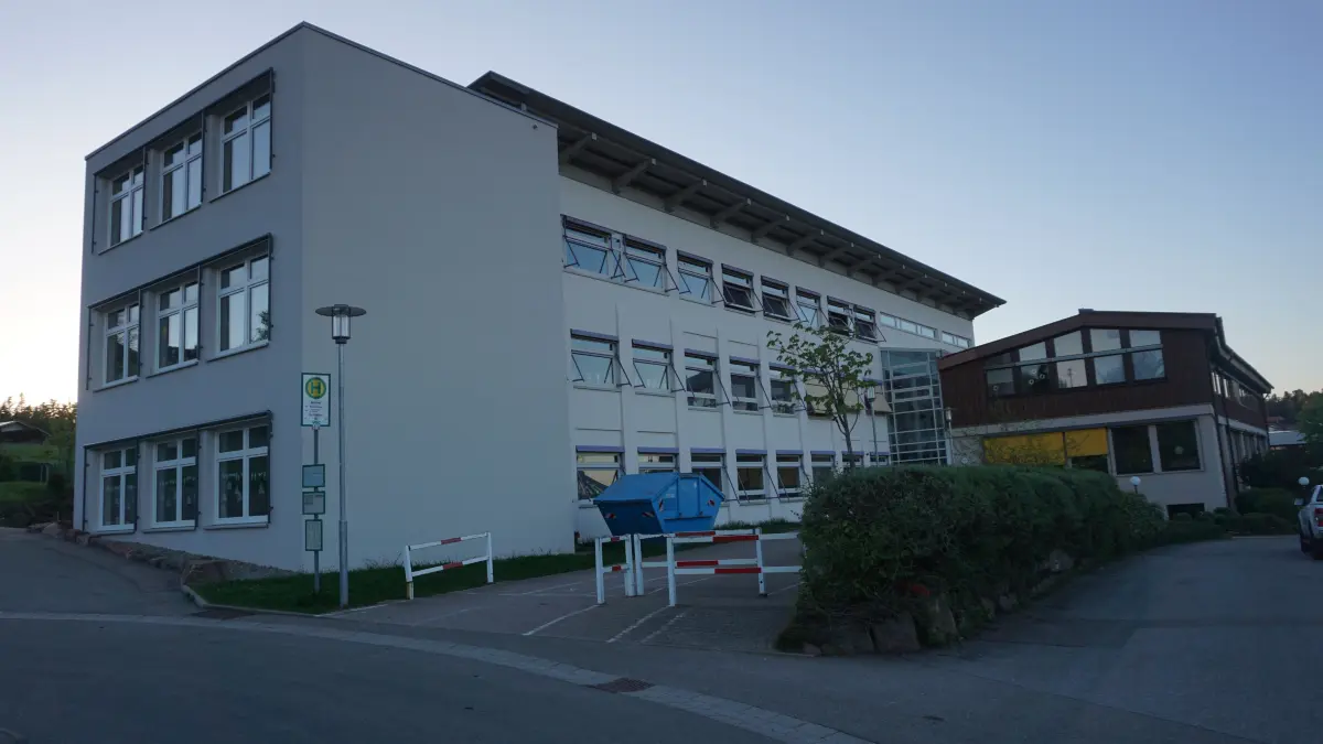 Die Ludwig-Uhland-Schule in Schömberg