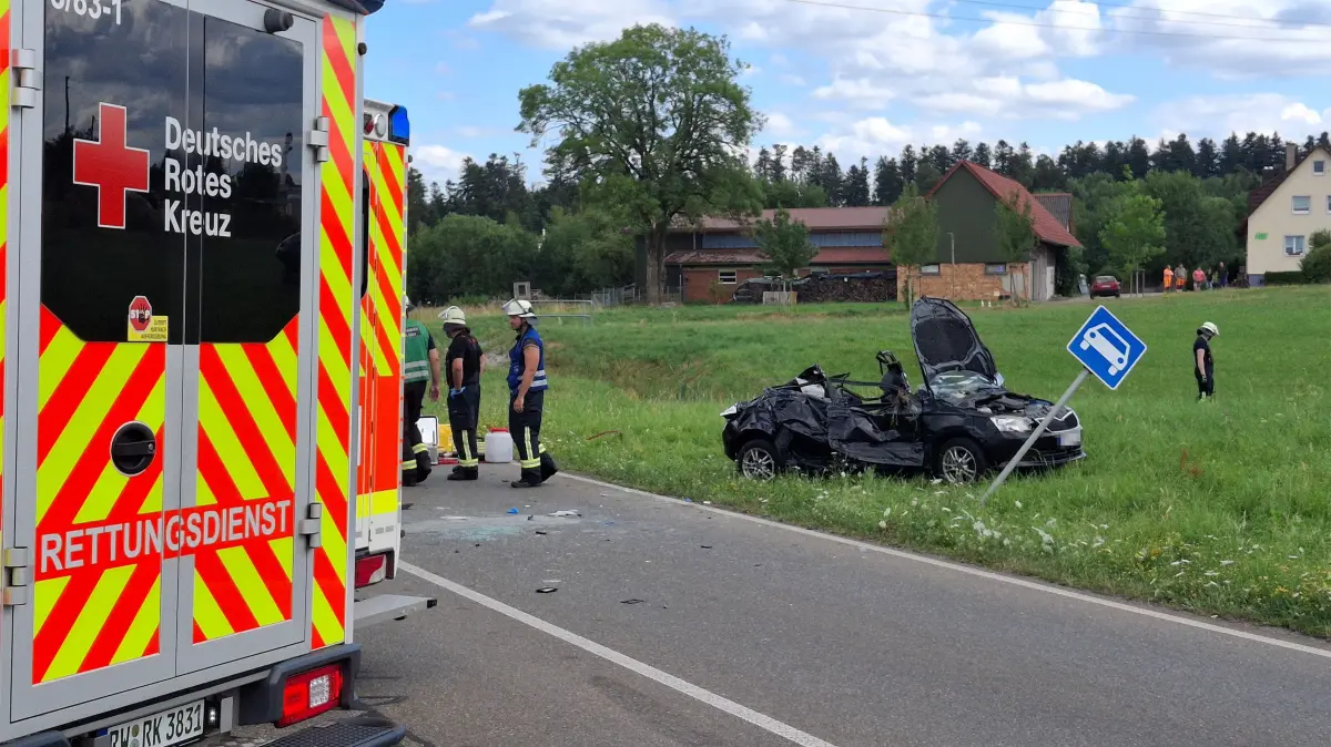 Die Fahrerin wurde eingeklemmt.