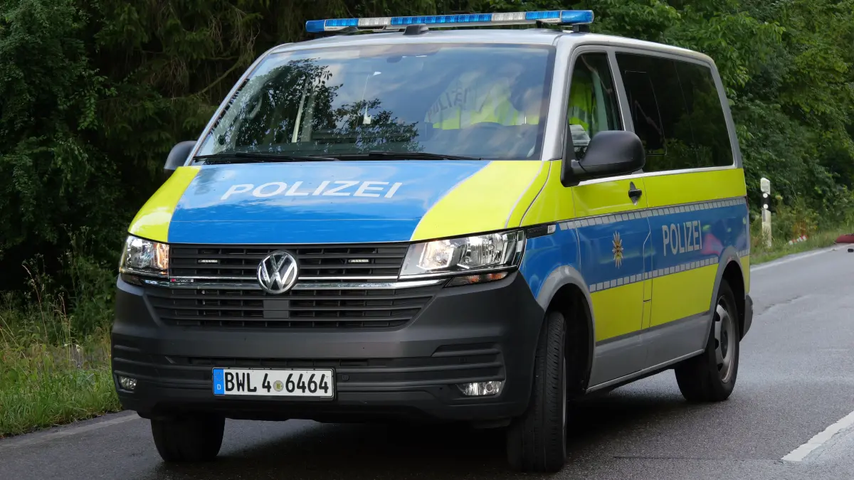 polifoto polizei unfall symbolfoto sperrung feuerwehr