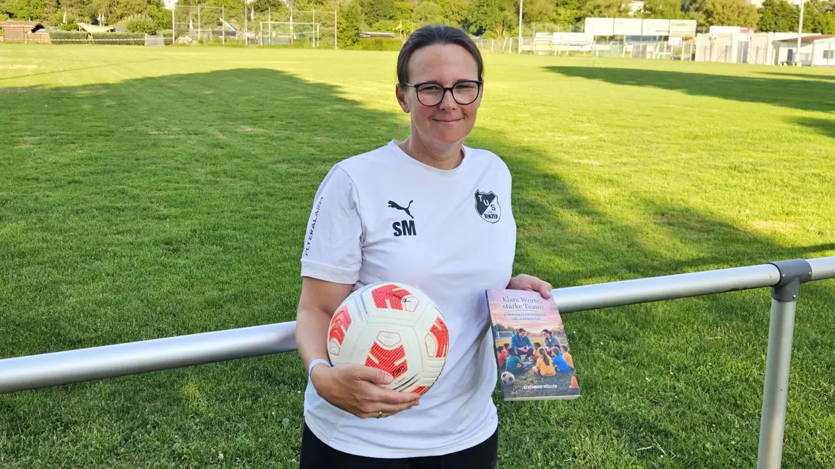 "Klare Worte, starke Teams": Stephanie Müller aus Eichsel hat ein Buch geschrieben, das den vielen ehrenamtlichen Trainerinnen und Trainern im Kinder- und Jugendbereich bei ihrer Arbeit eine Hilfe sein soll.