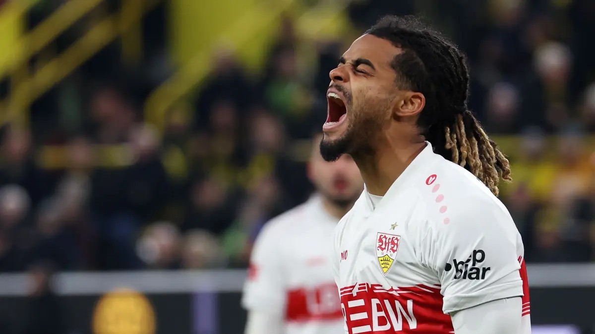 BAU // Stuttgart , Bundesliga Fußball Borussia Dortmund vs. VfB Stuttgart, Lorenz Assignon (VfB) ärgert sich
Gemäß den Vorgaben der DFL Deutschen Fußball Liga ist es untersagt, in dem Stadion und/oder vom Spiel angefertigte Fotoaufnahmen in Form von Sequenzbildern und/oder videoähnlichen Fotostrecken zu verwerten bzw. verwerten zu lassen.
