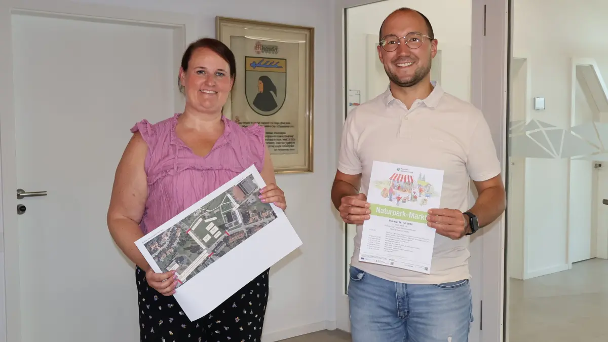 Freuen sich über eine Rekordbeteiligung von 44 Beschickern bei der Neuauflage des Naturparkmarktes am letzten Sonntag im Juli: Claudia Eckert und Sebastian Duffner vom Hauptamt.