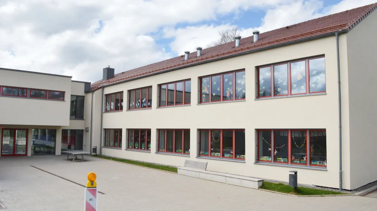 Um auch künftig bei Schulveranstaltungen Kuchen verkaufen zu können, ohne dass dafür Mehrwertsteuer berechnet werden muss, wird sich alsbald ein Förderverein Grundschule Eschbronn gründen.