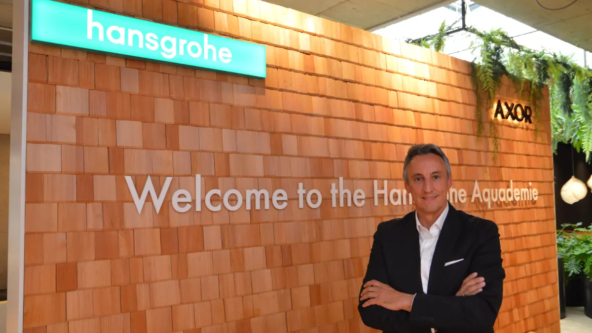 Hans Jürgen Kalmbach, Vorsitzender des Hansgrohe Vorstands, liefert Einblicke ins Unternehmen Hansgrohe SE.