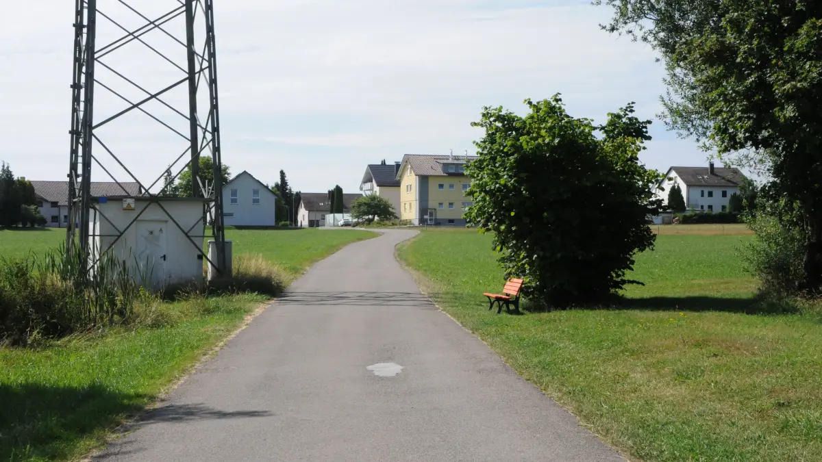 Auf beiden Seiten des Schultheißenwegs zwischen Bolzplatz und Römerweg soll ein neues Wohngebiet für Hardt entstehen.