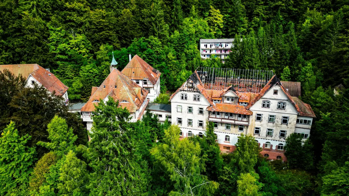 Die Charlottenhöhe in Schömberg ist eine Brandruine.