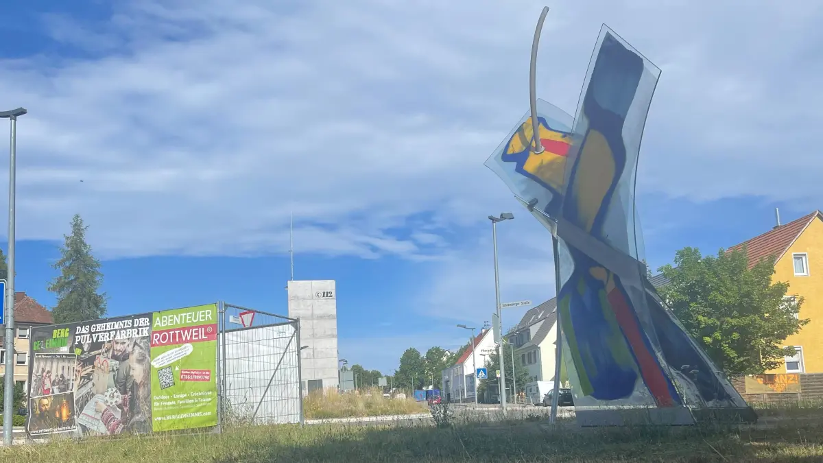 Der Standort der Glas-Skulptur des Rottweiler Künstlers Tobias Kammerer hat im Gemeinderat eine Debatte ausgelöst.