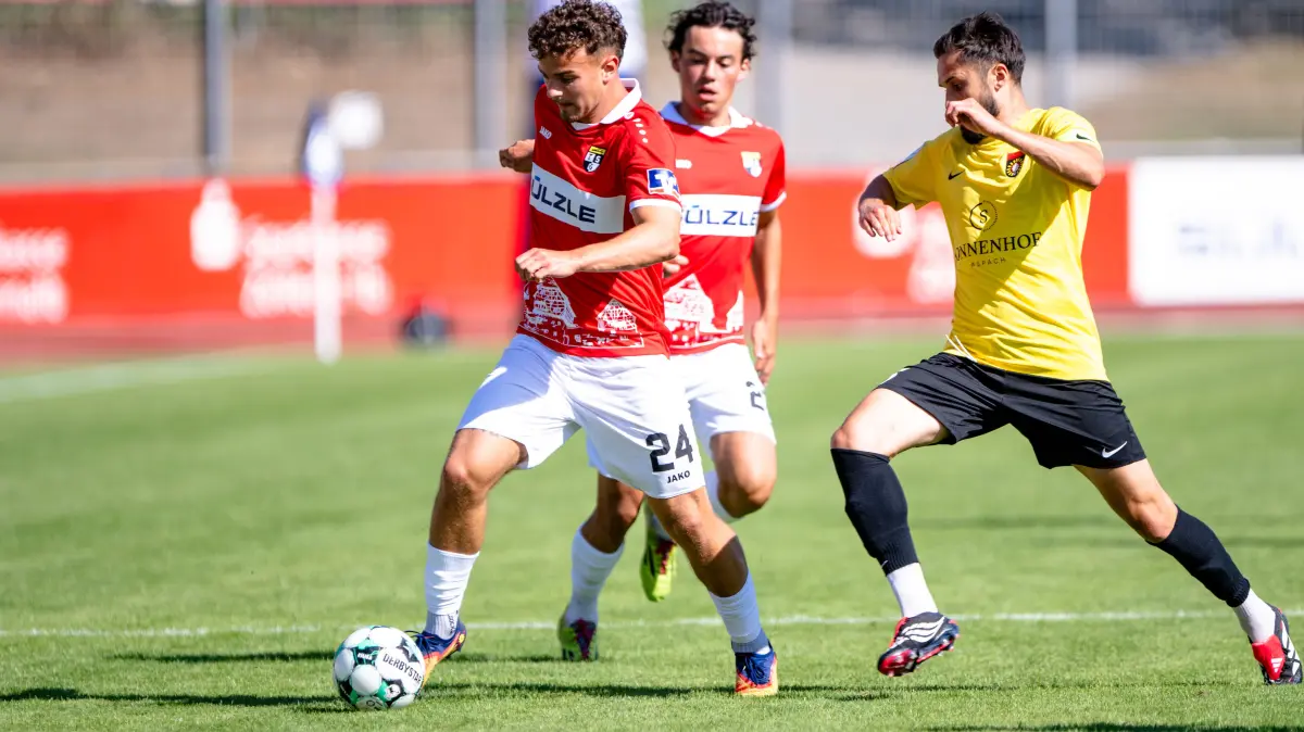 MEY Generalbau Cup 2026, Fussball, Finalspiele, Saison 2026, 12.07.2026,: Noah Neff (TSG Balingen, #24) am Ball, auf dem Weg Richtung Tor,
MEY Generalbau Cup 2026, Fussball, Finalspiele, Saison 2026, 12.07.2026,
Eibner-Pressefoto/Andreas Ulmer