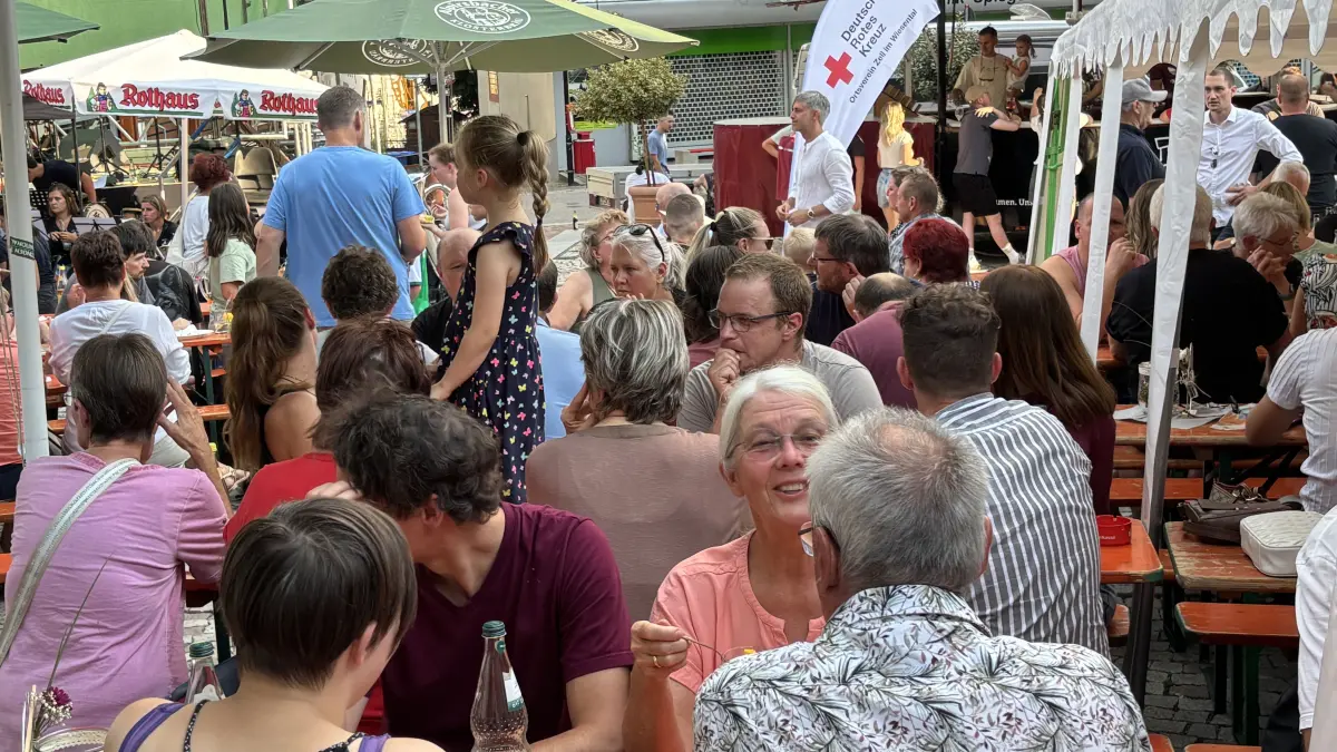 Richtig viel los war beim Zeller Musikfest.