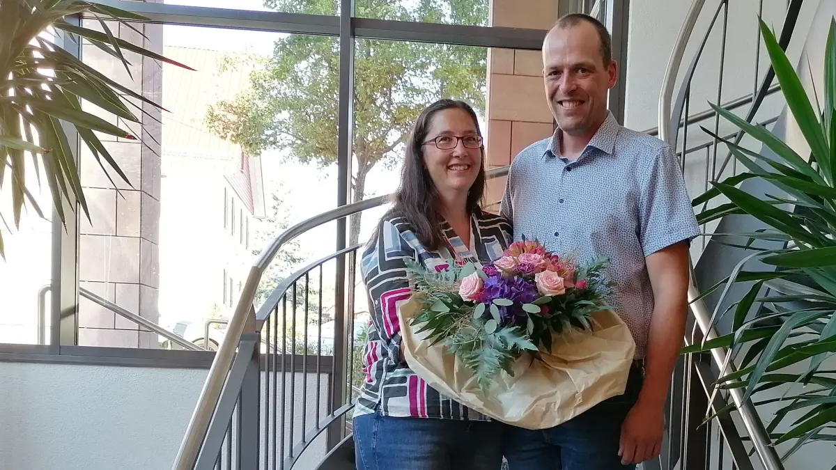 Der frisch gewählte Bürgermeister Lars Dannenmann mit Ehefrau Katrin.