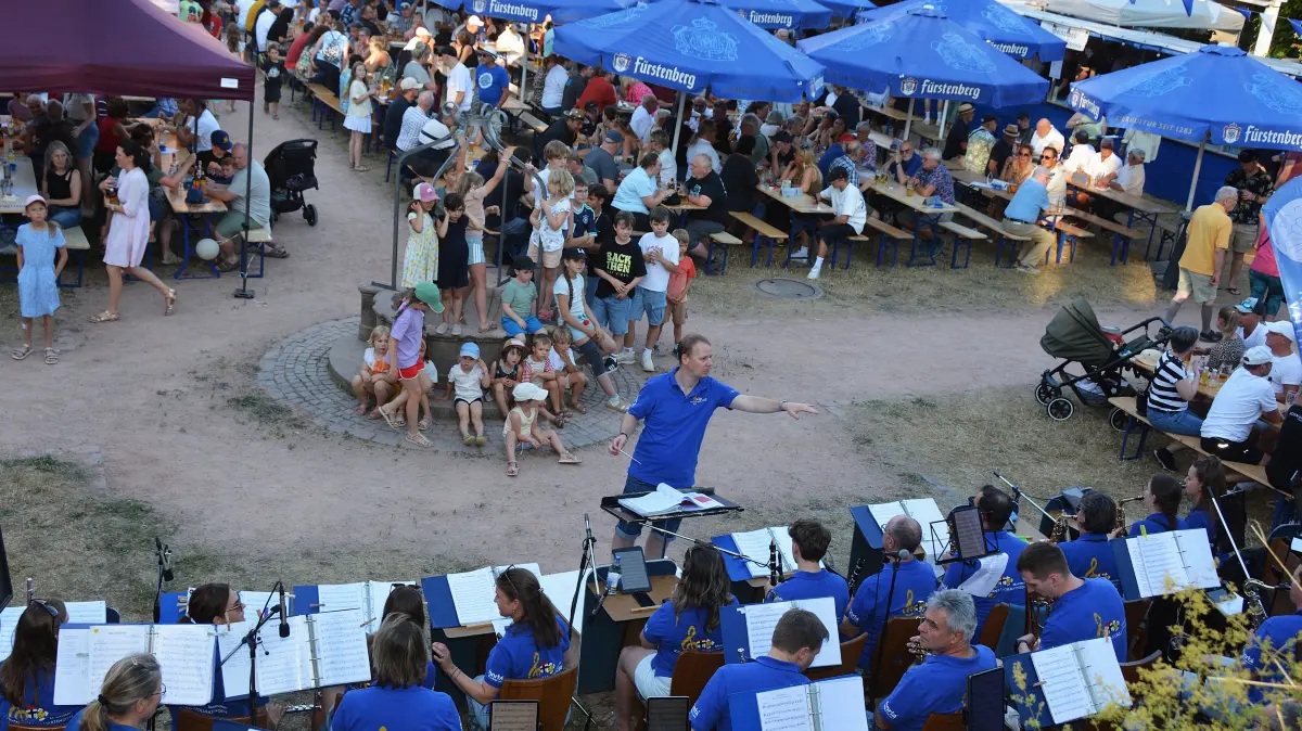 Der Festplatz Spitalgarten mitten in der Innenstadt wurde beim Narrozunft-Sommerfest bestens angenommen.