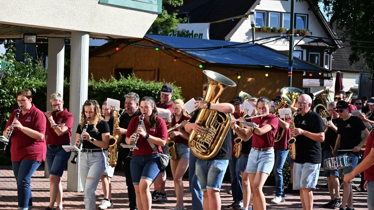 Der Musikverein Aichhalden kümmert sich um die musikalische Unterhaltung.