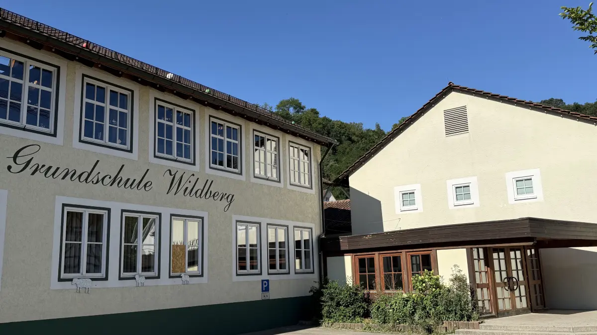 Die Meinungen zur Modernisierung der Wildberger Stadthalle und für einen Anbau an die Grundschule gingen im Gemeinderat auseinander.