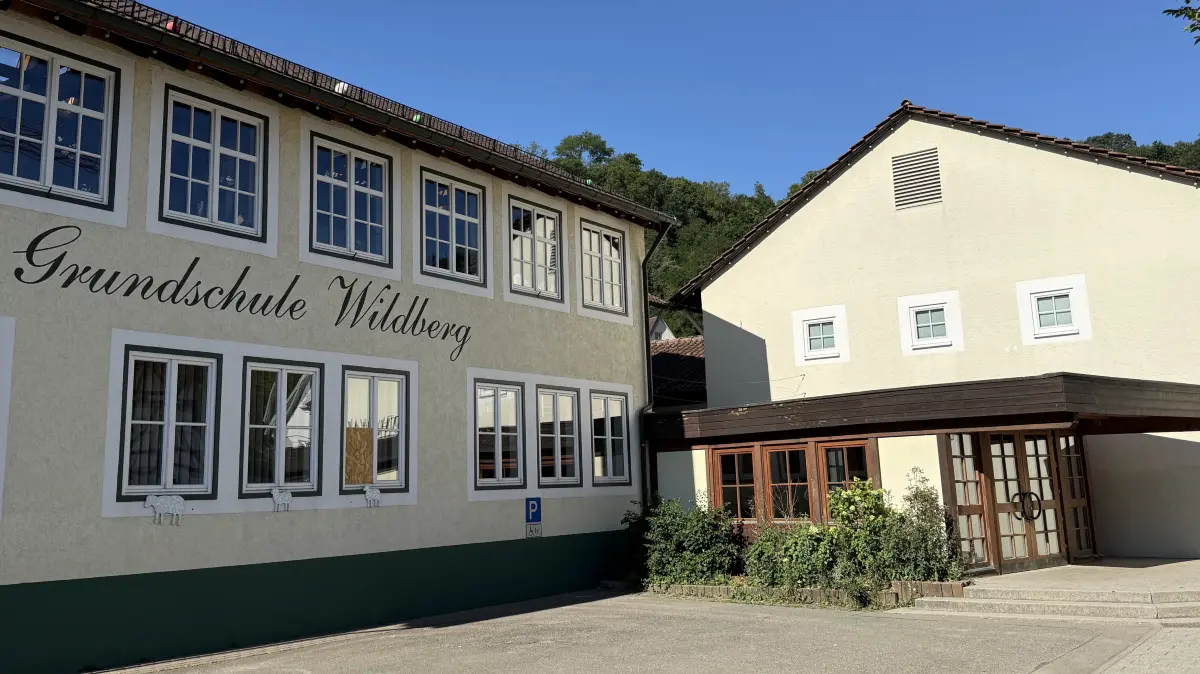 Die Meinungen zur Modernisierung der Wildberger Stadthalle und für einen Anbau an die Grundschule gingen im Gemeinderat auseinander.