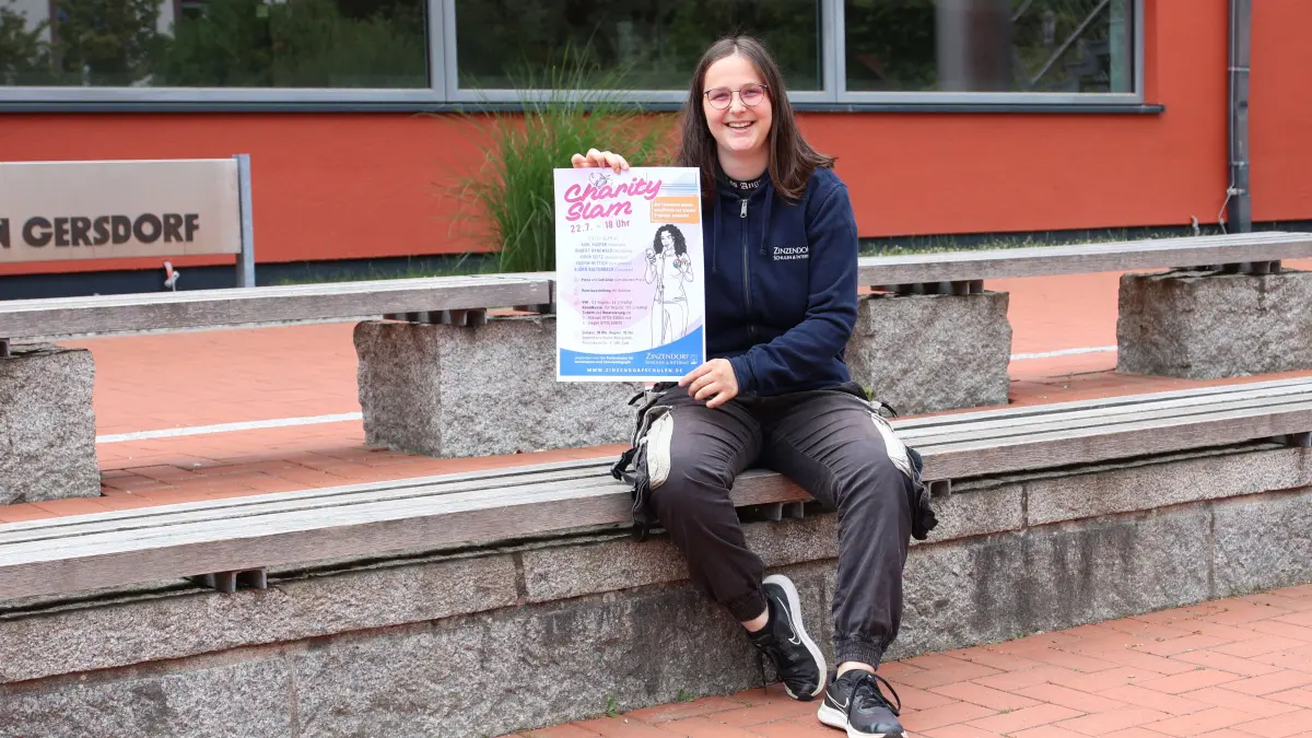 Jenny Beilharz wird den Poetry-Slam moderieren. Sie ist selbst in der Szene als Wortkünstlerin aktiv und hat auch schon einige Poetry-Slams organisiert.