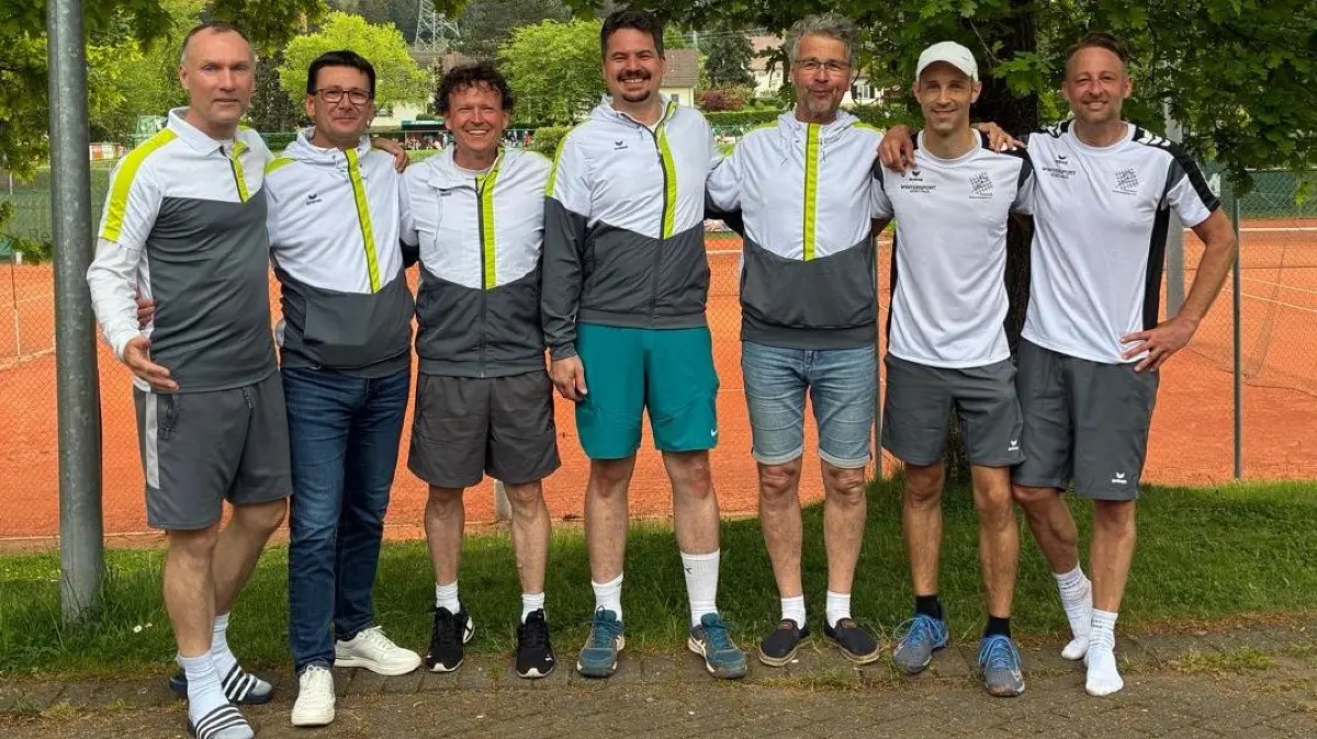 Die Herren 40 des TC Dotternhausen freuen sich trotz großer Verletzungssorgen über die Vizemeisterschaft in der Verbandsstaffel.