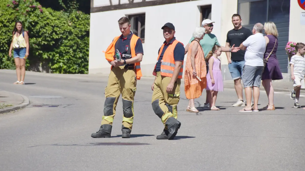 Großer Festumzug beim Jubiläum 100 Jahre MV Flözlingen.