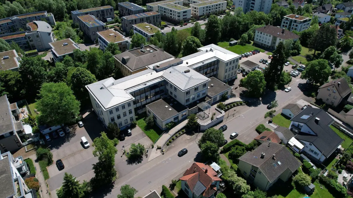 Nach der Fertigstellung des Zentralklinikums wird die Fläche der Kreisklinik in Schopfheim frei. Die Stadt sucht Ideen für die künftige Nutzung.