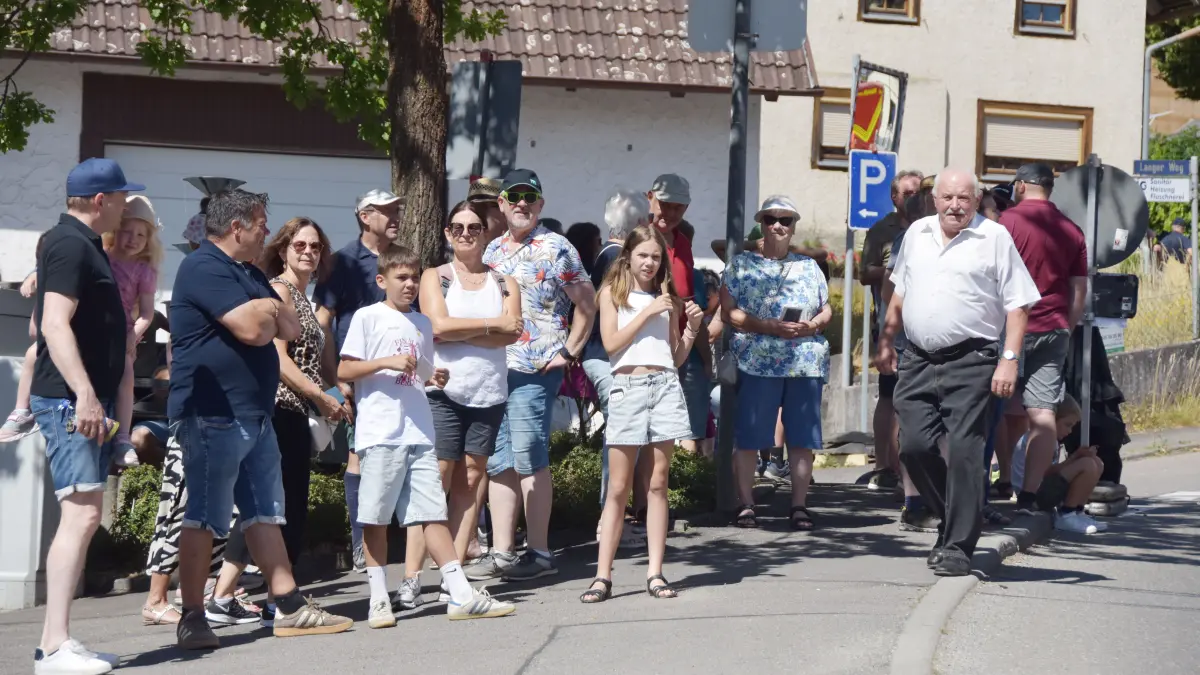 Großer Festumzug beim Jubiläum 100 Jahre MV Flözlingen.