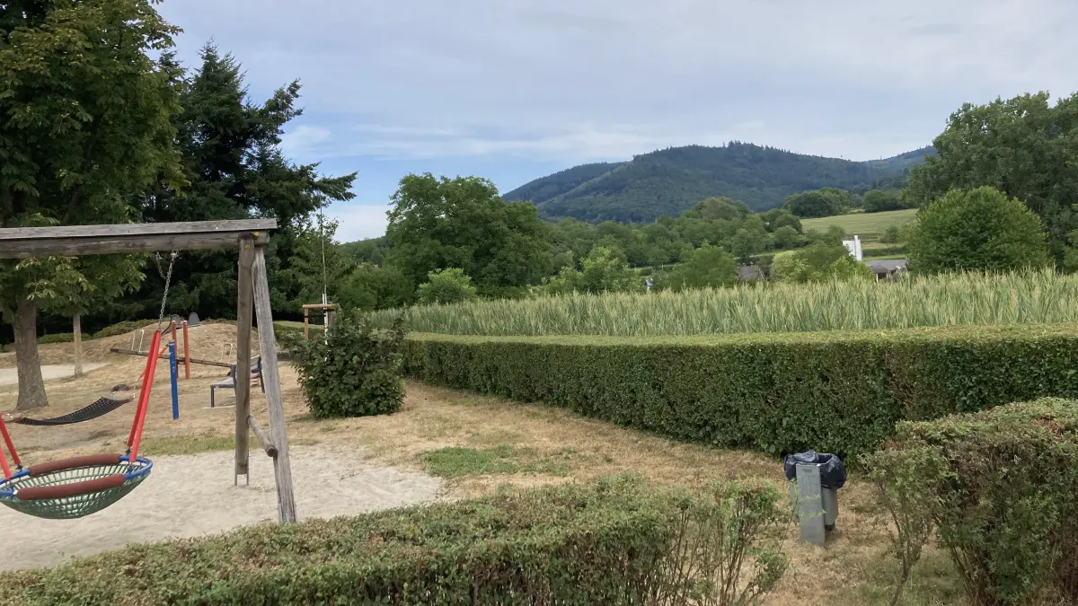 Das Neubaugebiet wird sich in der Fläche hinter dem Spielplatz im Eschental vollziehen.