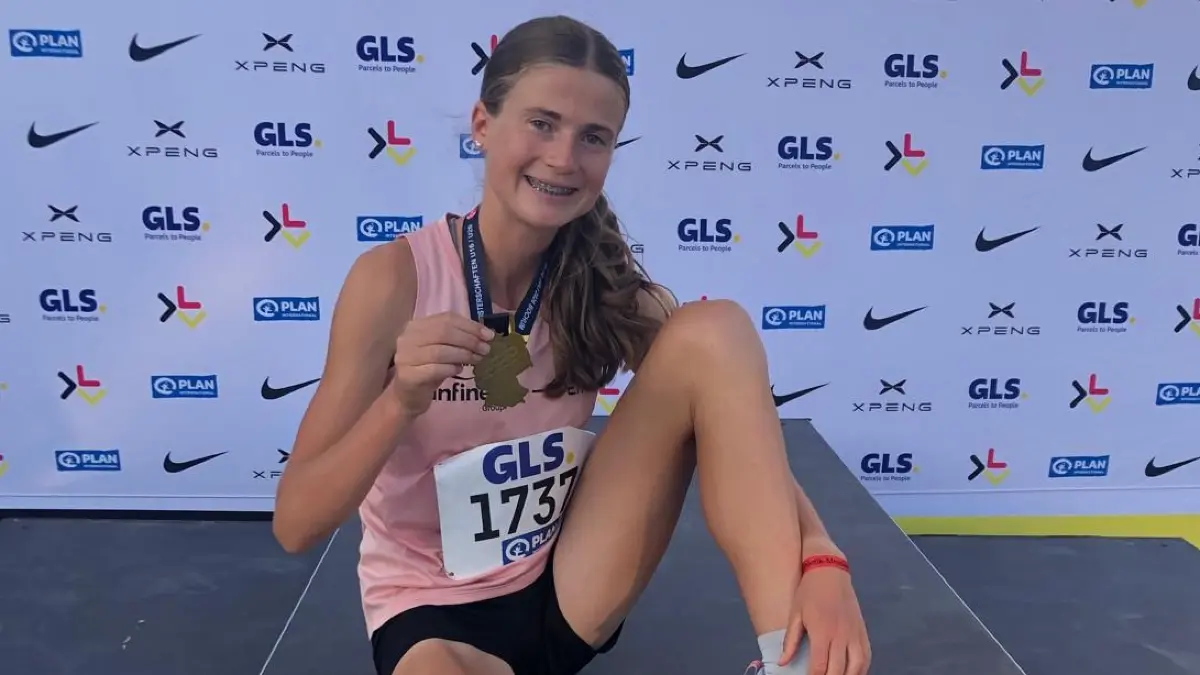 Julia Ehrle freut sich über den Meistertitel.
