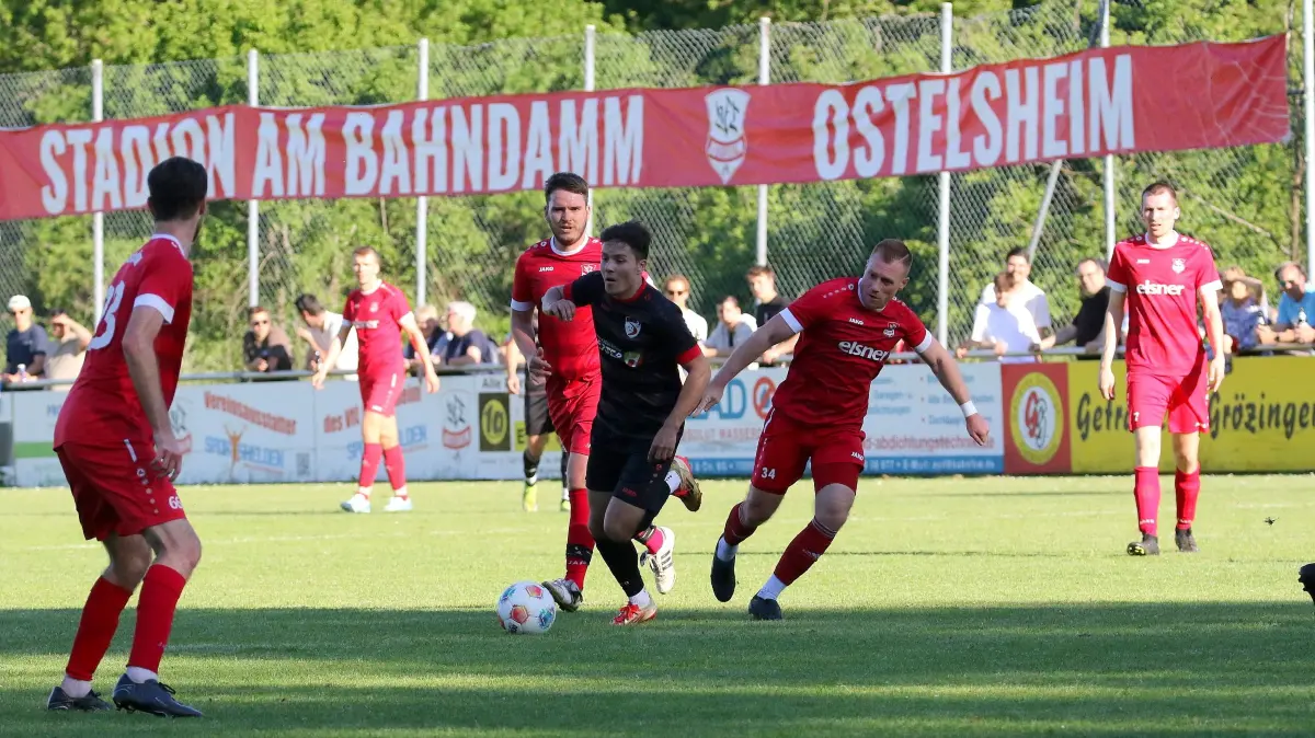 Der VfL Ostelsheim und der SV Schönbronn feiern ihre Bezirksliga-Premieren jeweils auswärts.