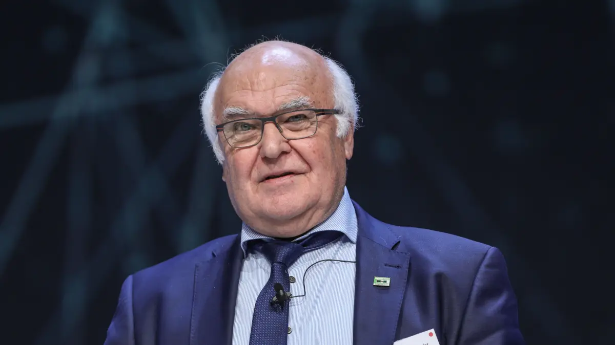 ARCHIV - 15.11.2018, Hessen, Frankfurt/Main: Der Unternehmer Martin Herrenknecht spricht bei einer Veranstaltung in der Jahrhunderthalle. Er ist Gründer und Vorstandsvorsitzender der Herrenknecht AG, eines Herstellers von Tunnelvortriebsmaschinen. (zu dpa: «Herrenknecht: Deutschland fährt dieses Jahr vor die Wand») Foto: Frank Rumpenhorst/dpa +++ dpa-Bildfunk +++