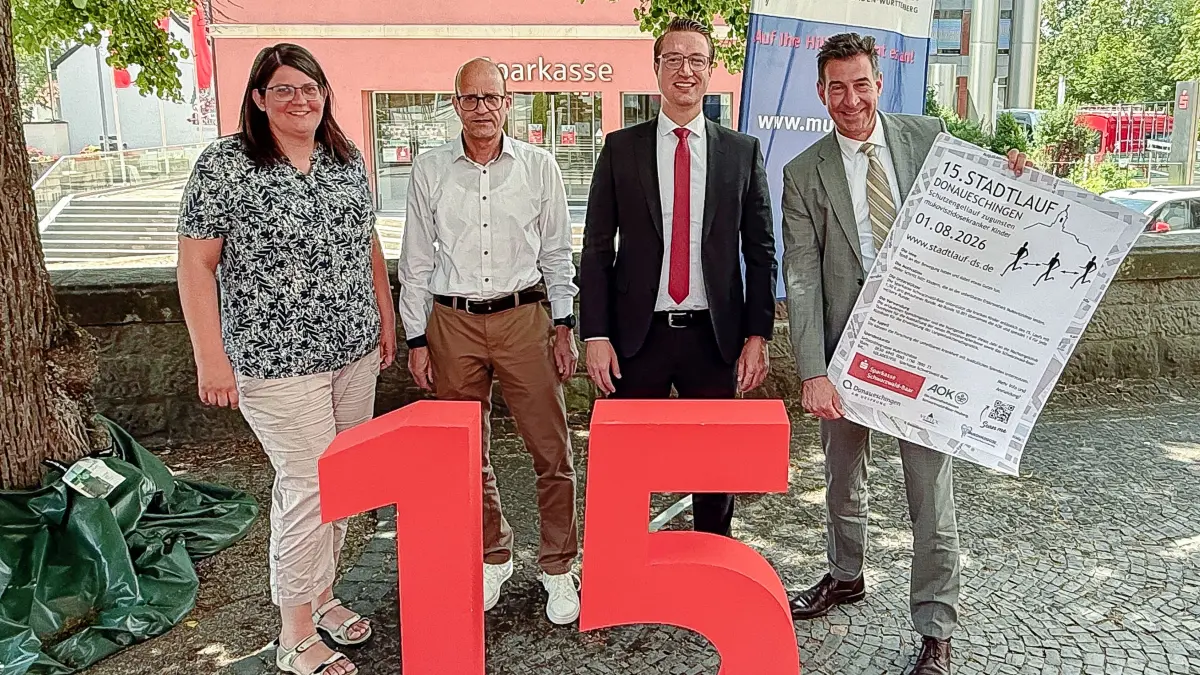 Große Vorfreude auf den Donaueschingen Stadtlauf herrscht bei Sophia Wolf (von links), Harald Rettenmaier, Matthias Wößner und Oberbürgermeister Erik Pauly.